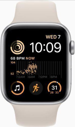 Apple Watch SE 2nd Gen (2022) Aluminum 44mm in Silver in Acceptable condition