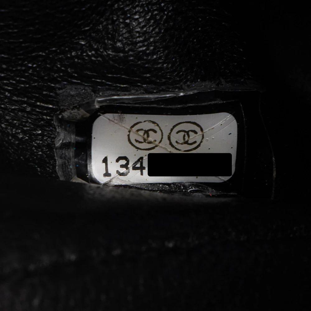 Refurbished Chanel Caviar Leather Classic Maxi Single Flap Bag - Reebelo New Zealand