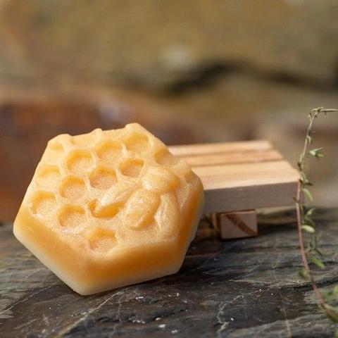 NZ Native Oils Honey and Oatmeal Artisan Soap - Default - Brand New